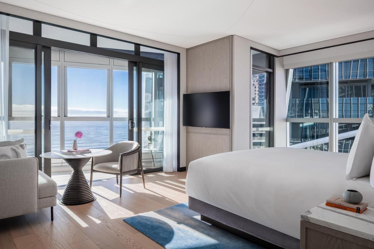 The Langham, Gold Coast And Jewel Residences 외부 사진 A guest room at the West Hollywood Edition