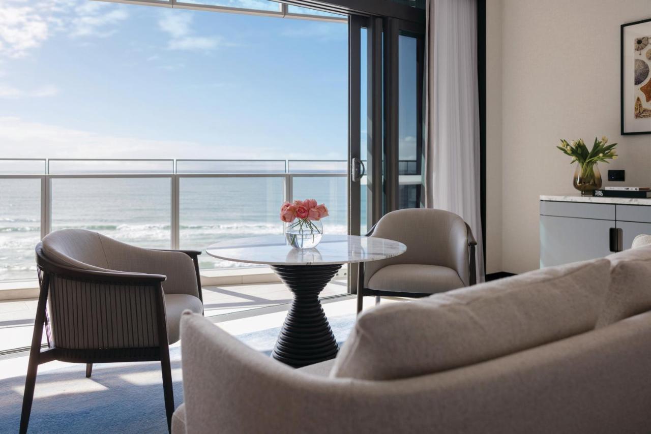 The Langham, Gold Coast And Jewel Residences 외부 사진 A suite at The Westin
